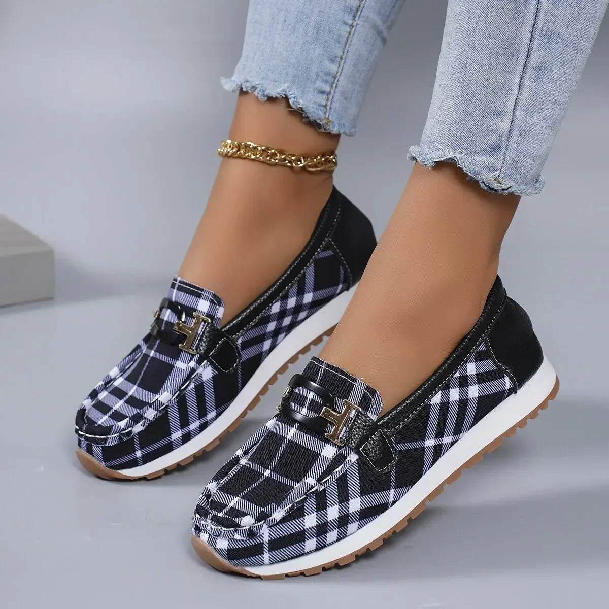 Women’s Plaid Canvas Loafers – Slip-On Casual Non-Slip Walking Shoes