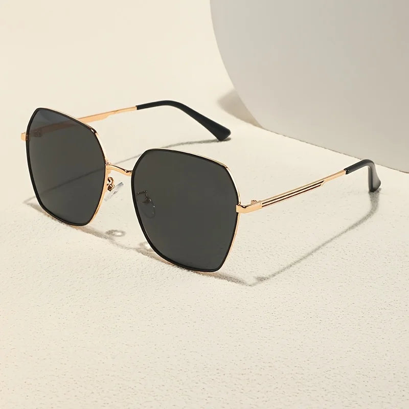 RBB European Style Fashionable Glasses – Black & Gold Borders with High-Quality Lenses (Unisex)