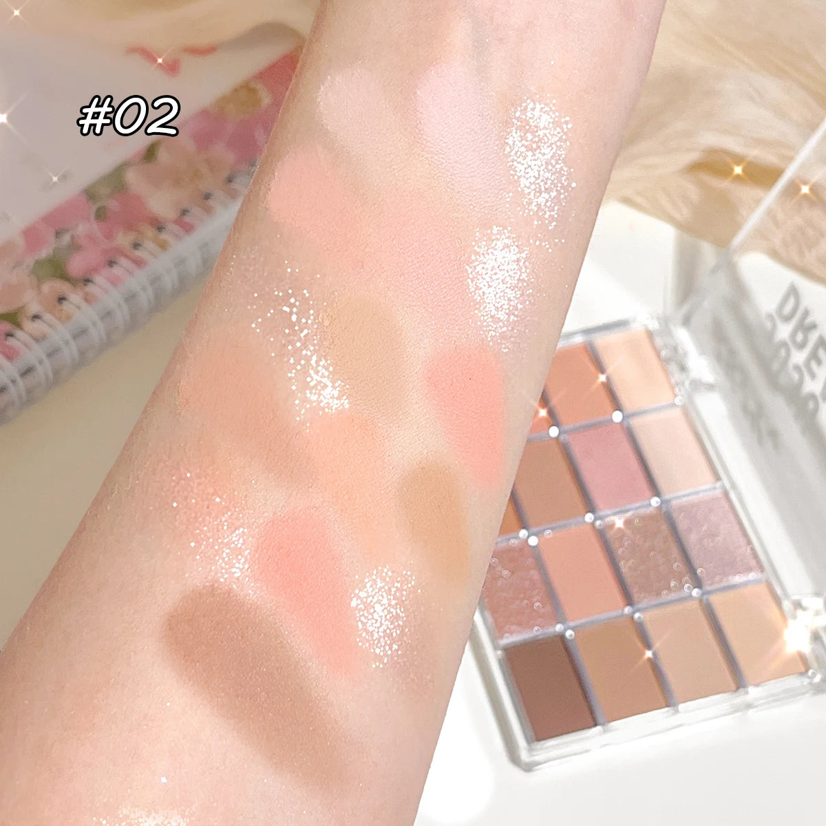 16-Color Eyeshadow Palette – Pearlescent Matte Shades for Natural Daily Makeup