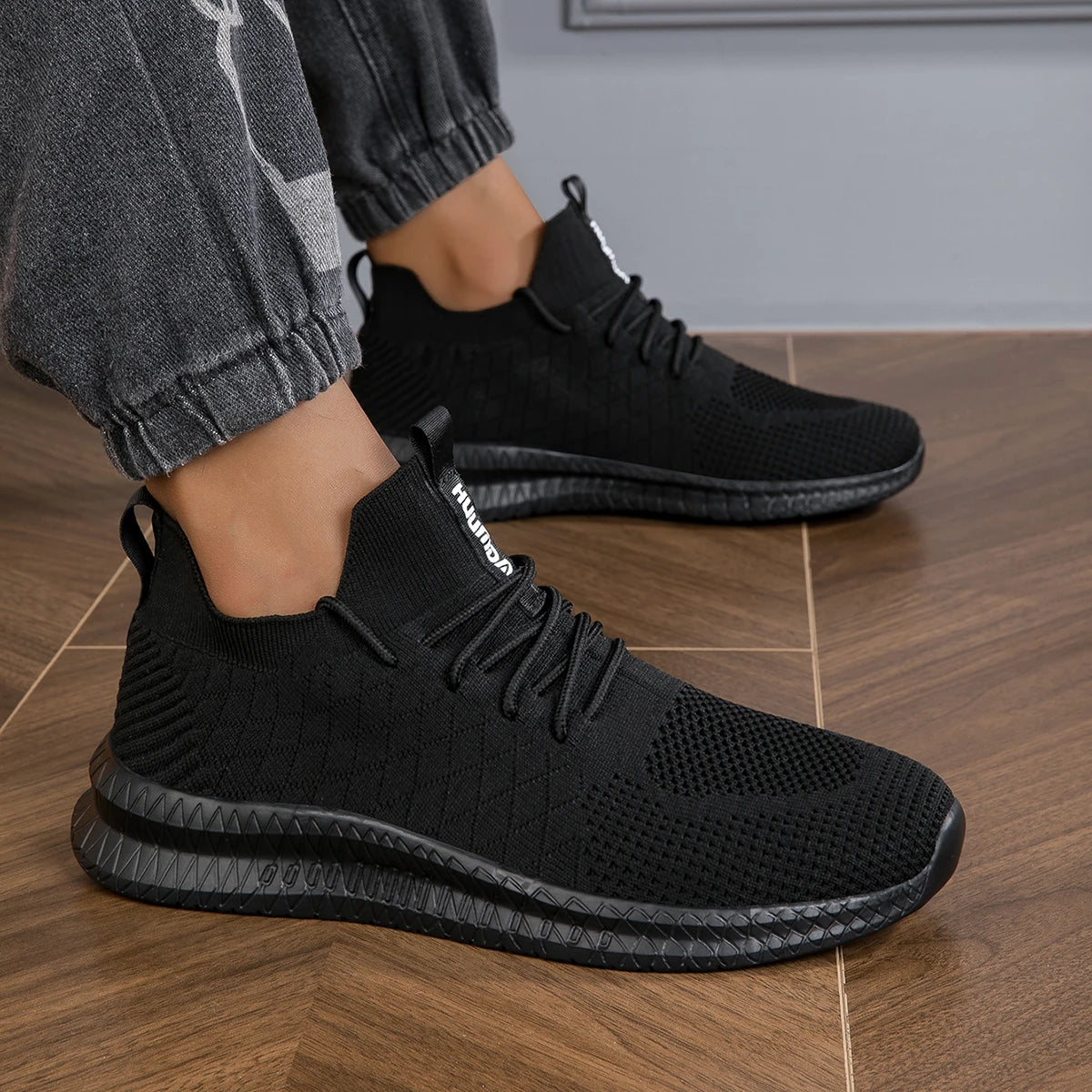 Men’s Lightweight Walking & Running Sneakers – Breathable Mesh Outdoor Shoes