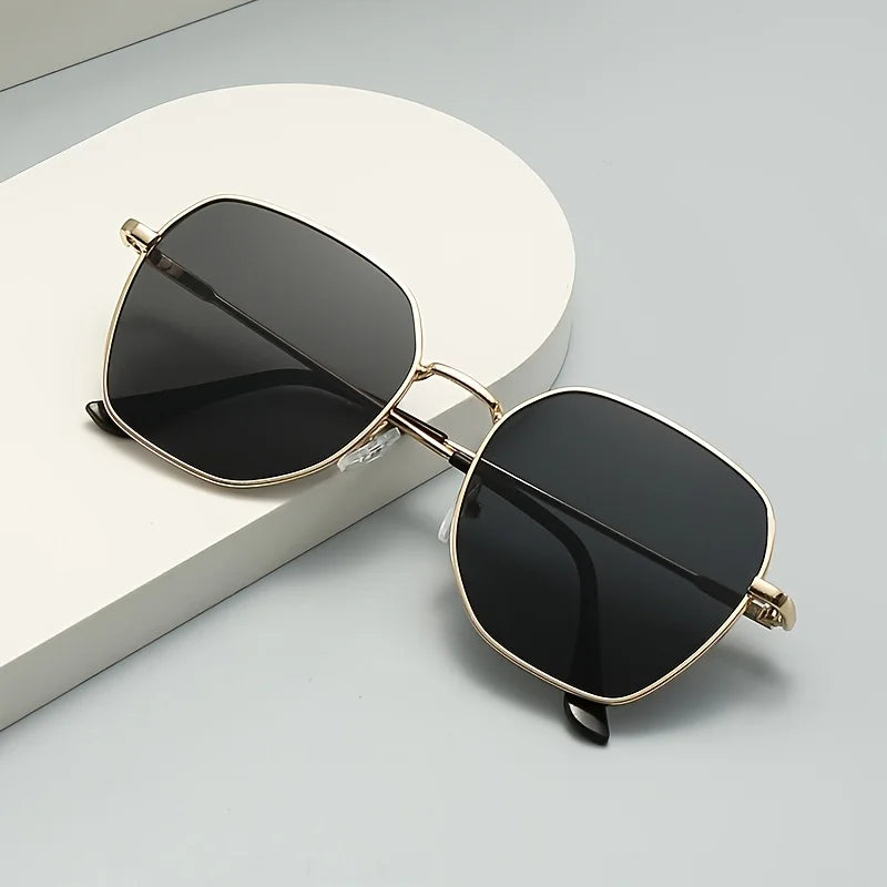 RBB European Style Fashionable Glasses – Black & Gold Borders with High-Quality Lenses (Unisex)