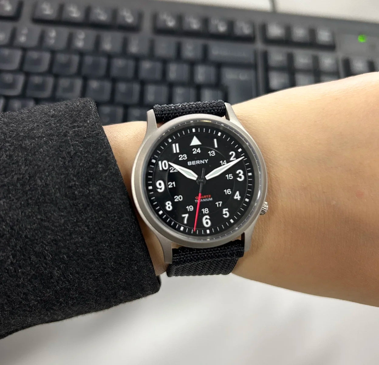 RBB Titanium Field Pilot Watch – Super Luminous Men's Outdoor Quartz Wristwatch with Sapphire Glass (5ATM)